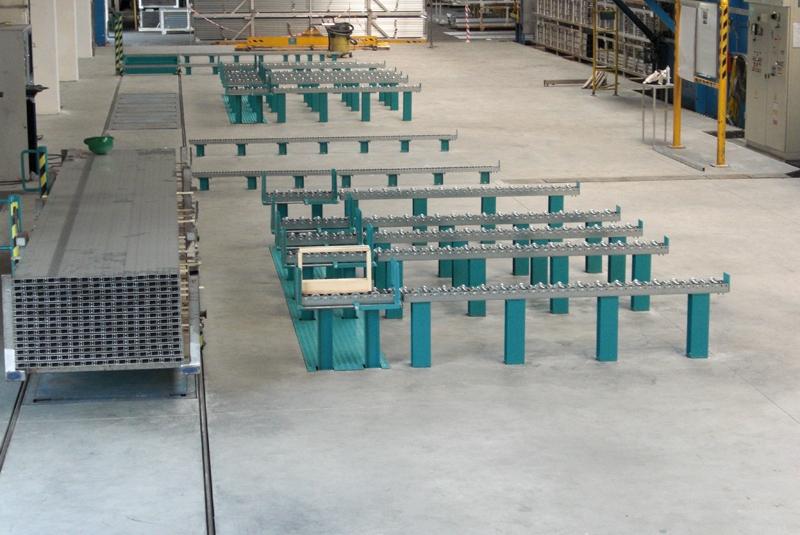 DOPRAVNÍKY / Valčekové dopravníky - foto DOPRAVNÍKY / Valčekové dopravníky - foto