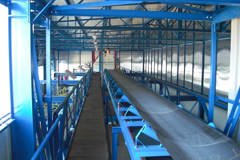 DOPRAVNÍKY / Pásové dopravníky - foto DOPRAVNÍKY / Pásové dopravníky - foto